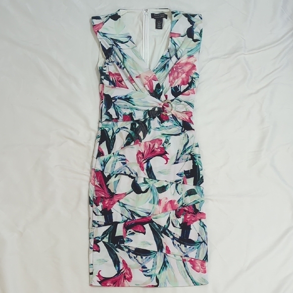 White House Black Market Dresses & Skirts - White House Black Market Sleeveless Mini Dress, Color White/Floral Size 0